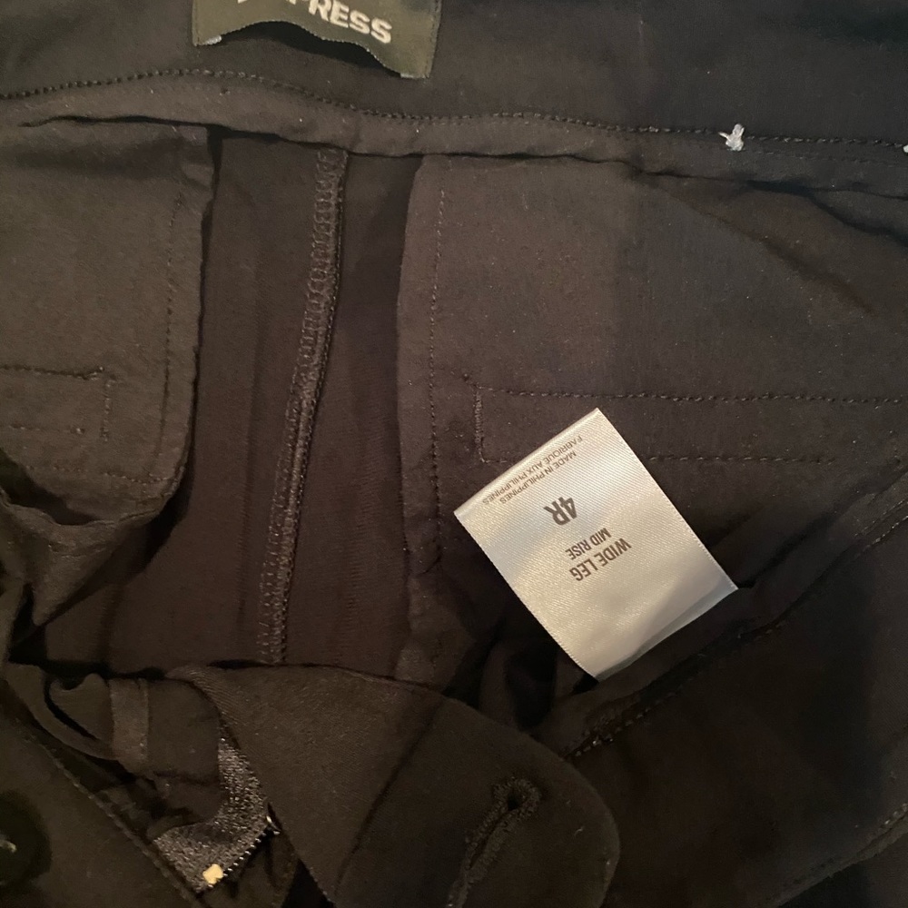 Wide legged women’s pants from express